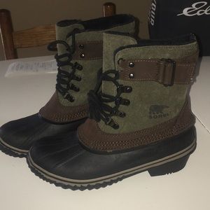 sorel snowboots